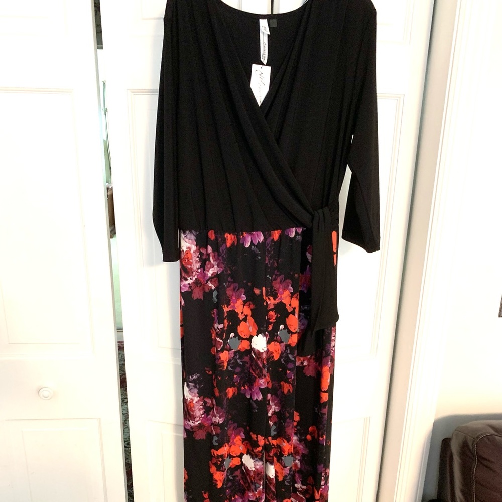 A NY Collection petite jumpsuit with floral bottom